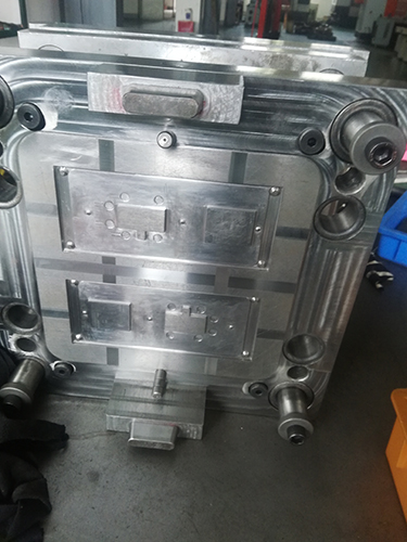 智能開關(guān)面板模具2